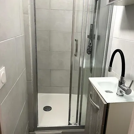 Cosy 2 Bedroom, Paris, Near Metro - 4 Peoples